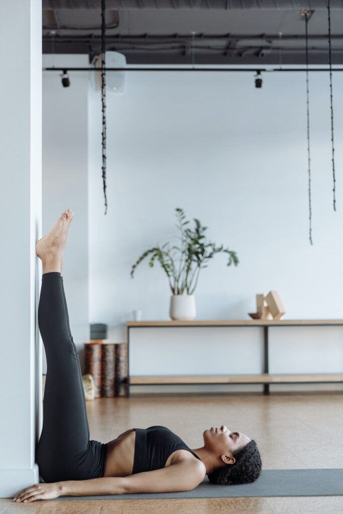 yoga restauratif position demi-chandelle